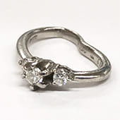 変形や歪みがある