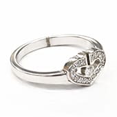 サイズ直し跡があるリング