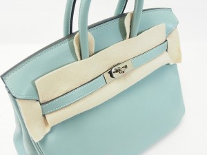 バッグの蓋の部分の保護する当て布