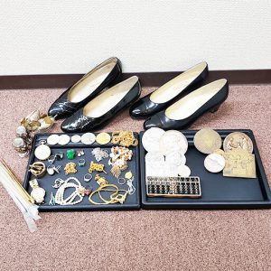 東京都世田谷区のお客様からジュエリー・金・プラチナ・靴など36点1,877,630円でお買取りしました。