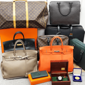 神奈川県川崎市のお客様からバッグ・時計・金など11点5,999,640円でお買取りしました。