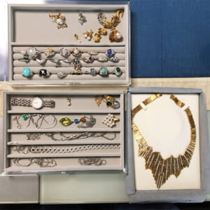 東京都中野区のお客様から貴金属・ジュエリー・時計87点3,131,500円でお買取りしました。