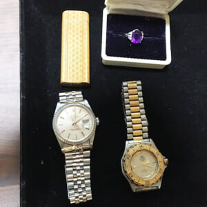 埼玉県川口市のお客様から時計・小物・貴金属4点310,480円でお買取りしました。