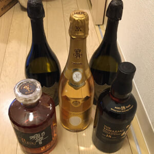 埼玉県草加市のお客様からお酒5本250,000円でお買取りしました。