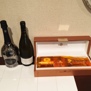 東京都中央区のお客様から酒4本119,000円でお買取りしました。