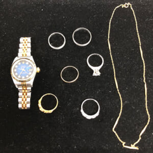 東京都新宿区のお客様から時計・貴金属18点487,490円でお買取りしました。