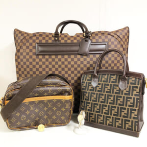 東京都府中市のお客様からバッグ・時計・記念金貨5点474,000円でお買取りしました。