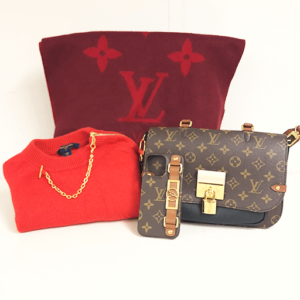 東京都世田谷区のお客様からバッグ・服5点190,000円でお買取りしました。