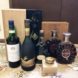 東京都中野区のお客様から貴金属・酒18点350,350円でお買取りしました。