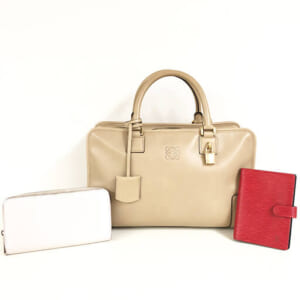 東京都港区のお客様からバッグ・小物3点50,000円でお買取りしました。