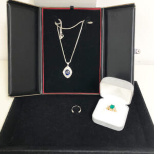 東京都世田谷区のお客様からジュエリー3点1,060,000円でお買取りしました。