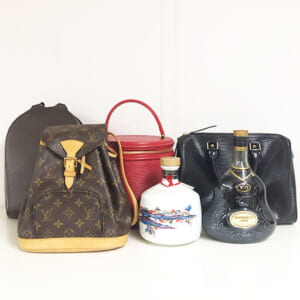 東京都杉並区のお客様からバッグ・酒33点200,100円でお買取りしました。