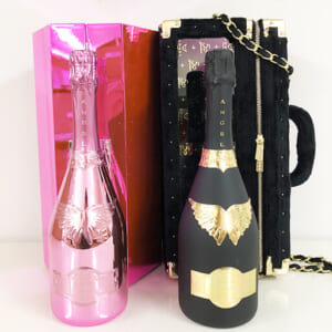 東京都新宿区のお客様から酒2本120,000円でお買取りしました。