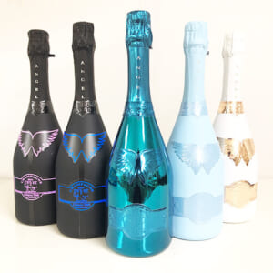 東京都新宿区のお客様から酒6本208,310円でお買取りしました。