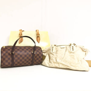 東京都世田谷区のお客様からバッグ4点50,000円でお買取りしました。