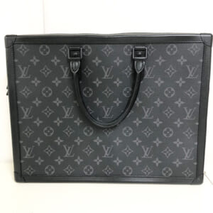 東京都港区のお客様からバッグ1点150,000円でお買取りしました。