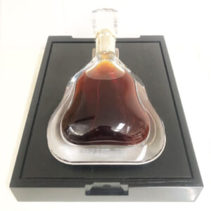 千葉県船橋市のお客様から酒1本300,000円でお買取りしました。