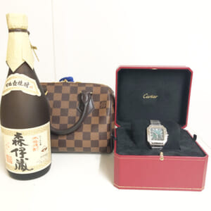 東京都品川区のお客様から腕時計・バッグ・酒4点1,169,000円でお買取りしました。