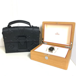 東京都港区のお客様からバッグ・腕時計2点320,000円でお買取りしました。