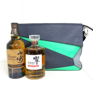 東京都荒川区のお客様から酒・バッグ9点220,000円でお買取りしました。