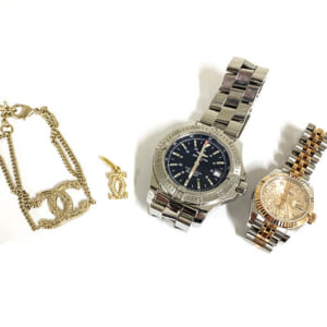 東京都中野区のお客様から腕時計・ジュエリー7点1,200,000円でお買取りしました。