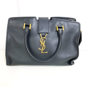 東京都新宿区のお客様からバッグ1点30,000円でお買取りしました。