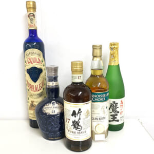 埼玉県川口市のお客様から酒・記念金貨44点700,000円でお買取りしました。