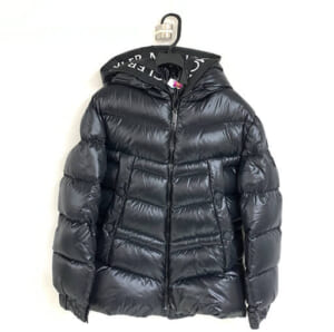 東京都台東区のお客様からブランド洋服・ジュエリー2点100,000円でお買取りしました。