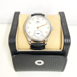 東京都港区のお客様から腕時計1点500,000円でお買取りしました。