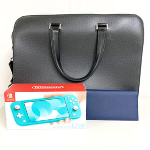 東京都大田区のお客様からバッグ・財布・電化製品5点84,800円でお買取りしました。