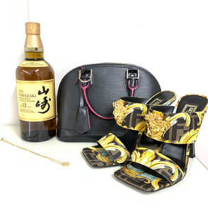 千葉県柏市のお客様からバッグ・靴・ジュエリー・酒9点400,000円でお買取りしました。