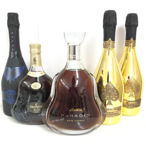 東京都渋谷区のお客様から酒6本214,100円でお買取りしました。