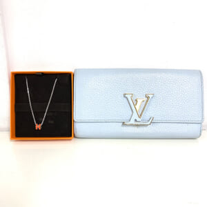 東京都足立区のお客様から財布・ジュエリー2点56,500円でお買取りしました。