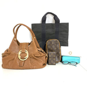 千葉県市川市のお客様からバッグ・小物17点66,000円でお買取りしました。