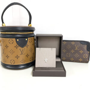 東京都板橋区のお客様からジュエリー・バッグ4点365,000円でお買取りしました。