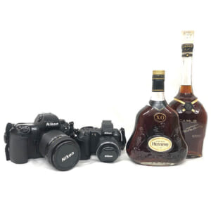 神奈川県川崎市のお客様から酒・カメラ27点56,500円でお買取りしました。