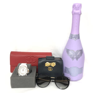 茨城県牛久市のお客様から酒・財布・腕時計・他5点96,000円でお買取りしました。