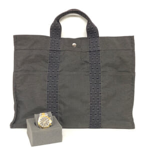 埼玉県川越市のお客様から腕時計・バッグ5点2,208,000円でお買取りしました。