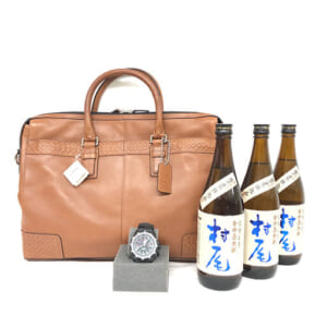 埼玉県戸田市のお客様から腕時計・バッグ・酒8点23,500円でお買取りしました。