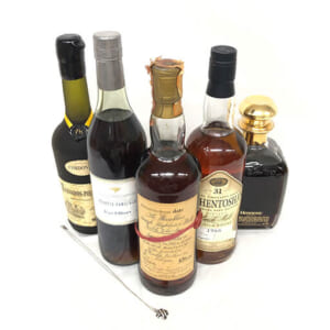 東京都清瀬市のお客様から酒・ジュエリー27点810,600円でお買取りしました。